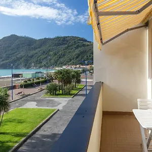 riva-al-mare-flat.hotelitalianriviera.com/