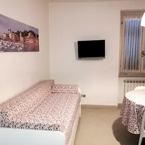 la-piazzetta-sestri-levante.hotelitalianriviera.com/